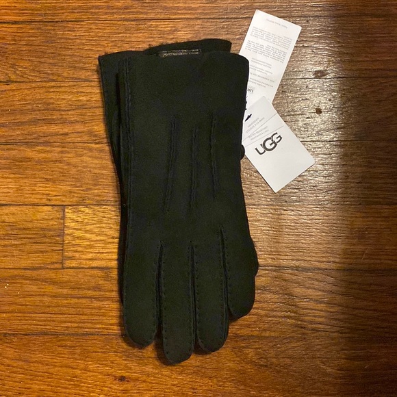 Ugg Men’s Shearling Tech Gloves - Picture 2 of 6